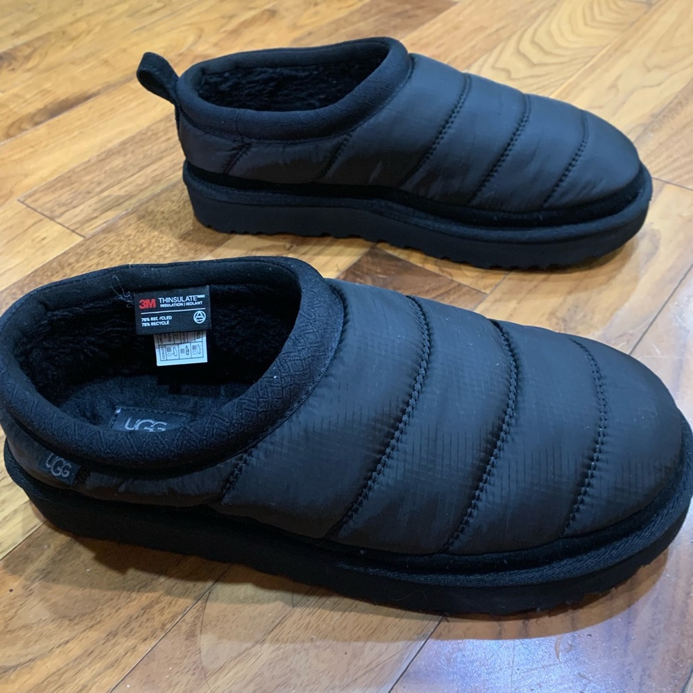 Ugg Women’s Slippers, Size 10, Black, like New
